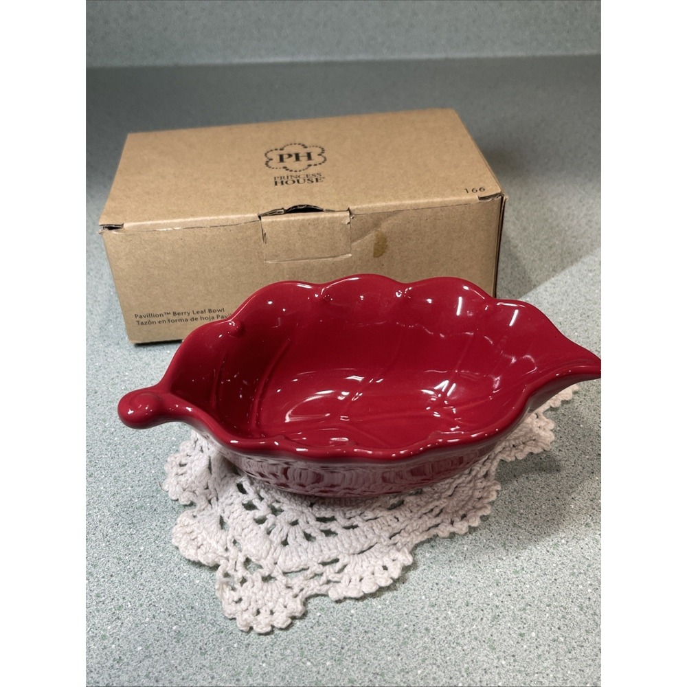 Princess House Pavillion Red Ceramic Leaf Dish Bowl (1)